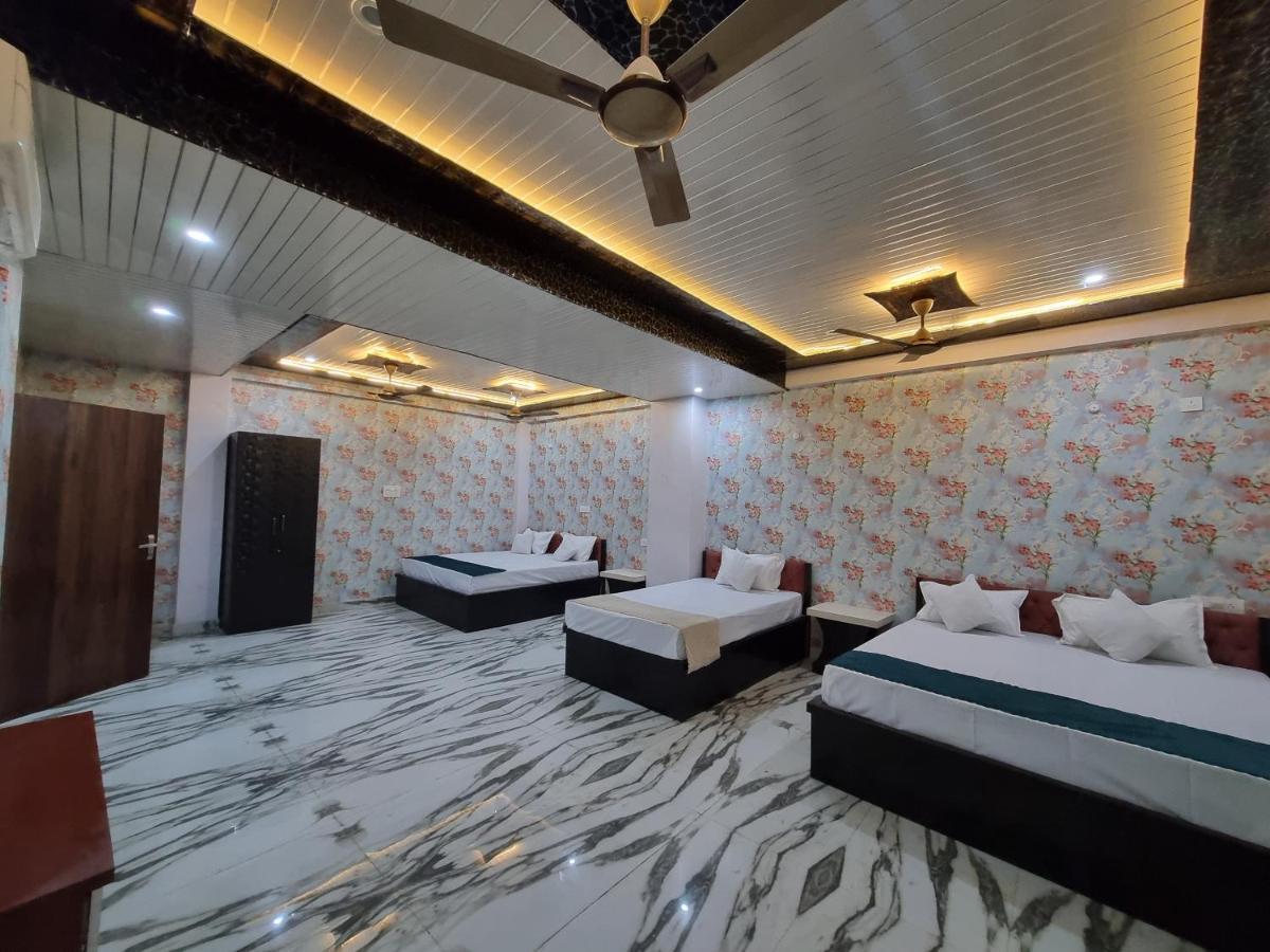 Hotel Vinayak Plaza Varanasi Exterior photo