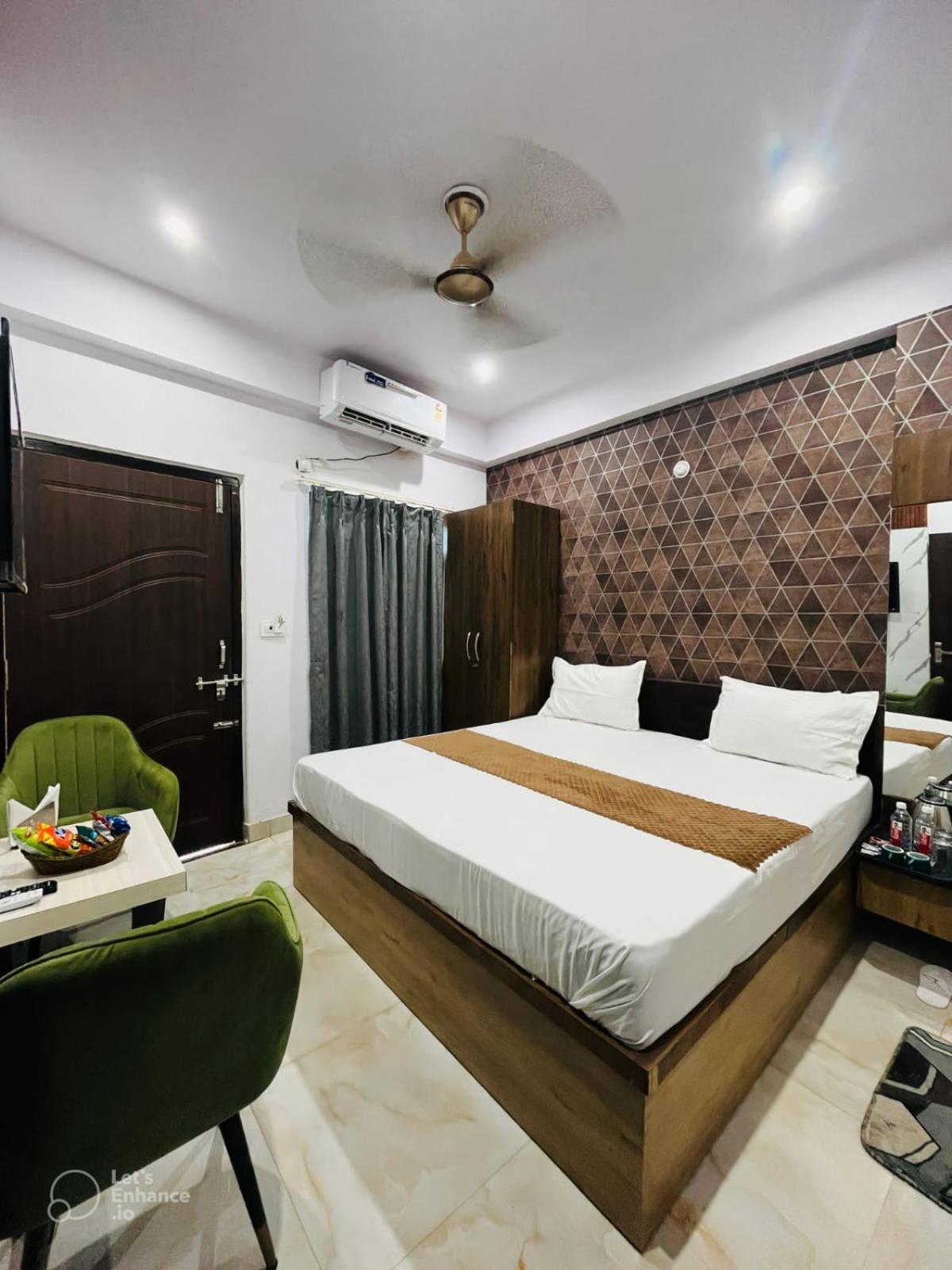 Hotel Vinayak Plaza Varanasi Exterior photo