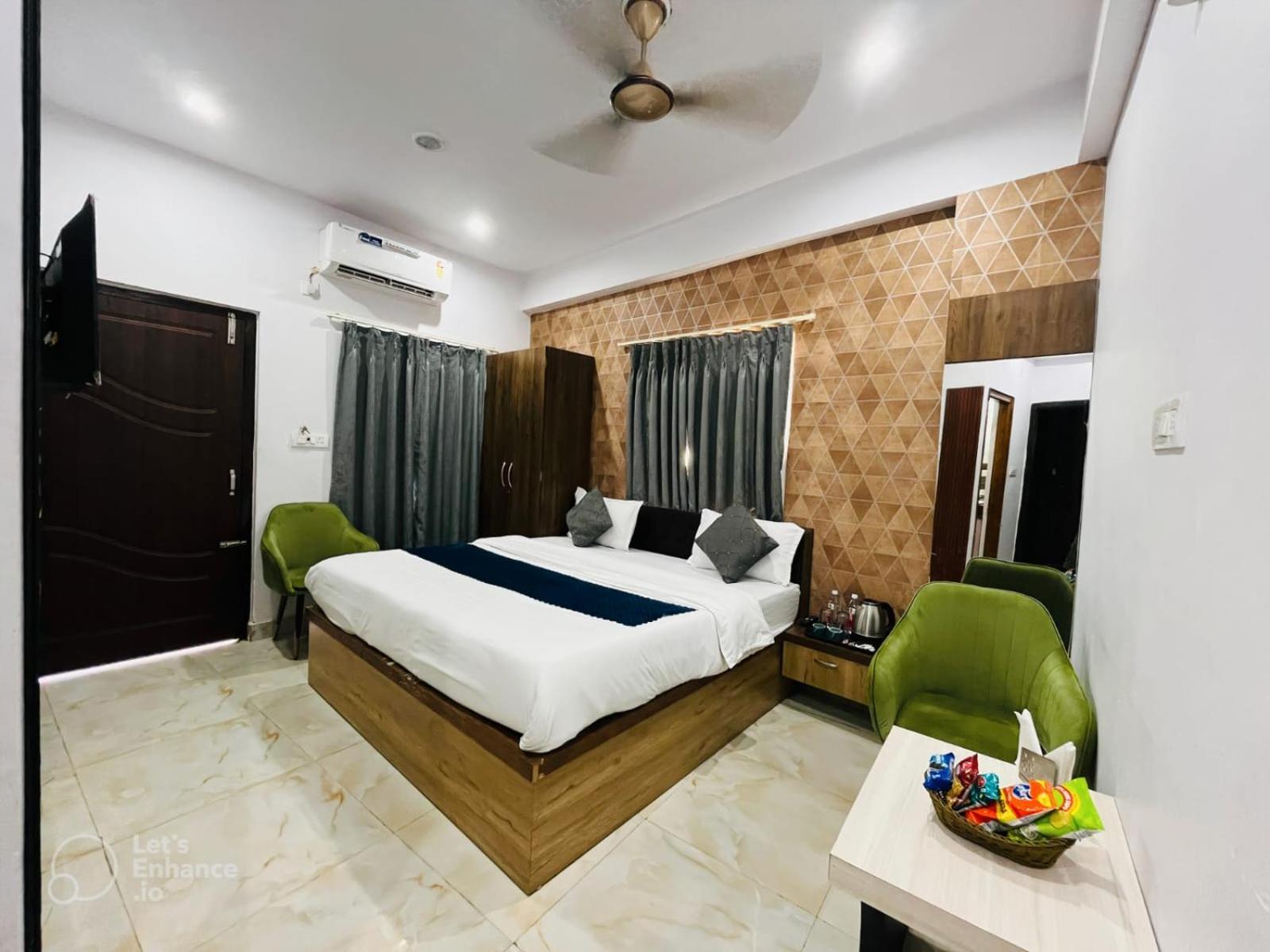 Hotel Vinayak Plaza Varanasi Exterior photo